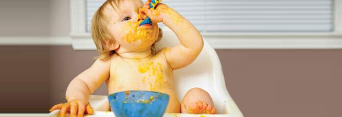 bebe-comida1 Seu filho pode estar engordando ou perdendo peso porque está comendo depressa!